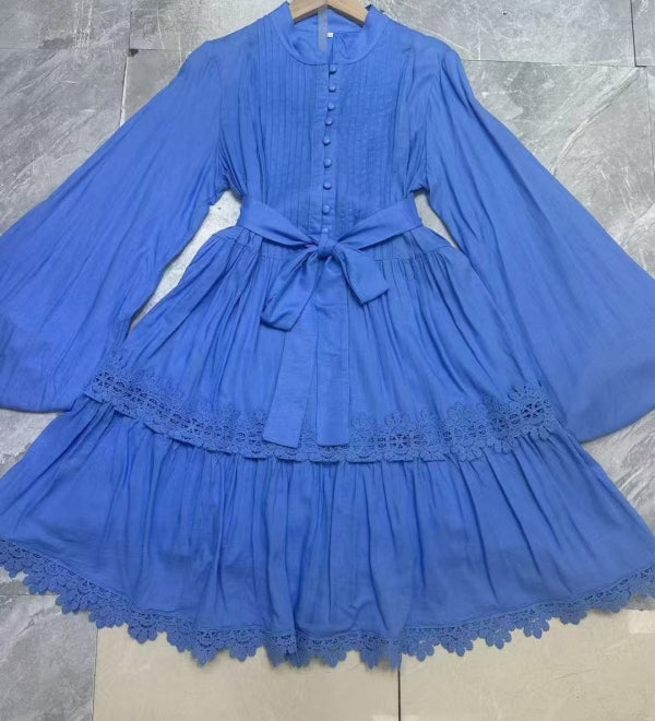 Lace Mini